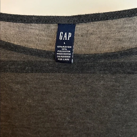 Gap sheer top - Picture 2 of 3